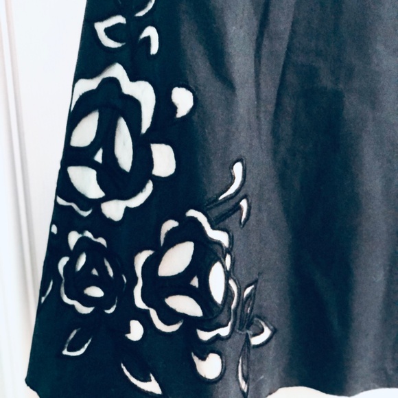 EXPRESS Black Cotton @Knee Embroidered Flowers Mesh Cut Outs A-Line Skirt~10 - Picture 3 of 8